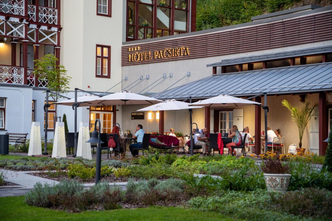 Hotel Pacsirta Совата Екстер'єр фото