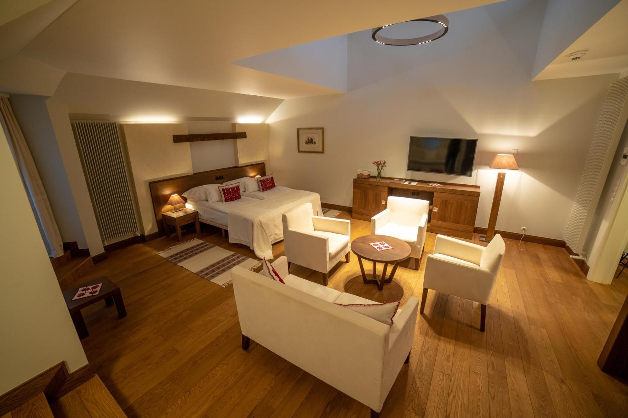Hotel Pacsirta Совата Екстер'єр фото