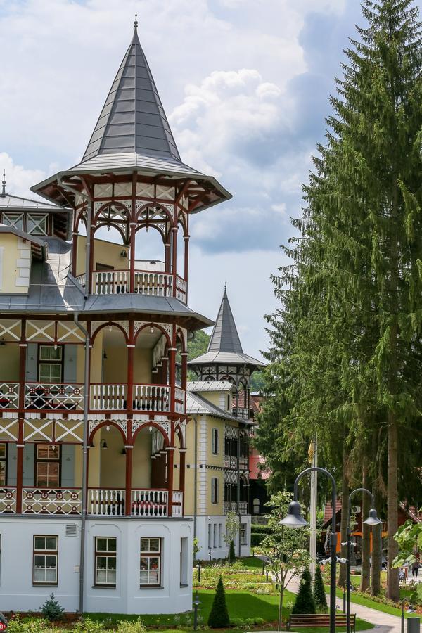 Hotel Pacsirta Совата Екстер'єр фото