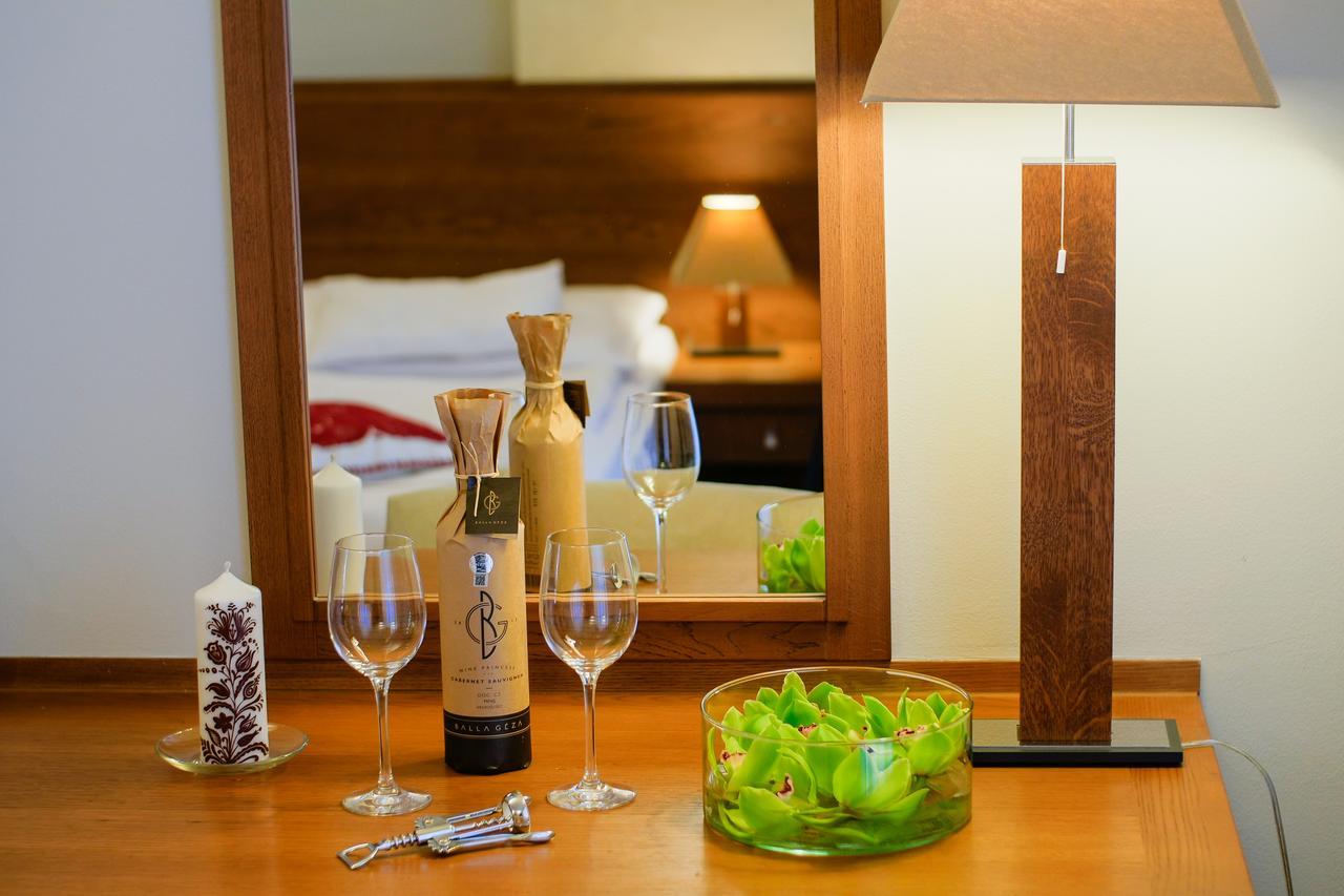 Hotel Pacsirta Совата Екстер'єр фото